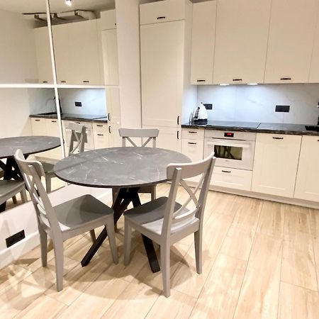 Nice To Host You - Old Town Apartment Varsóvia Exterior foto