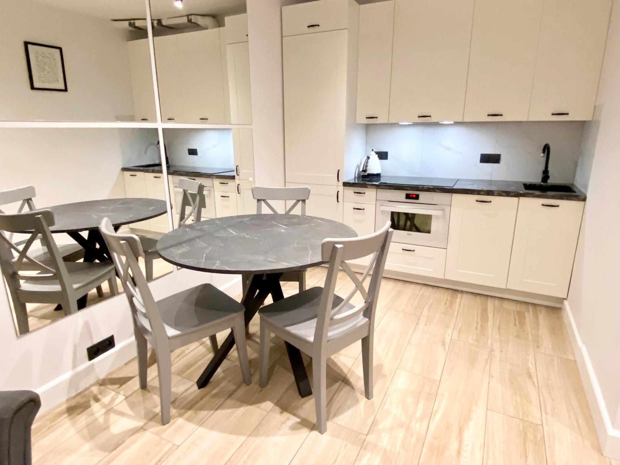 Nice To Host You - Old Town Apartment Varsóvia Exterior foto